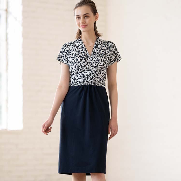 Zip it up for a perfect silhouette