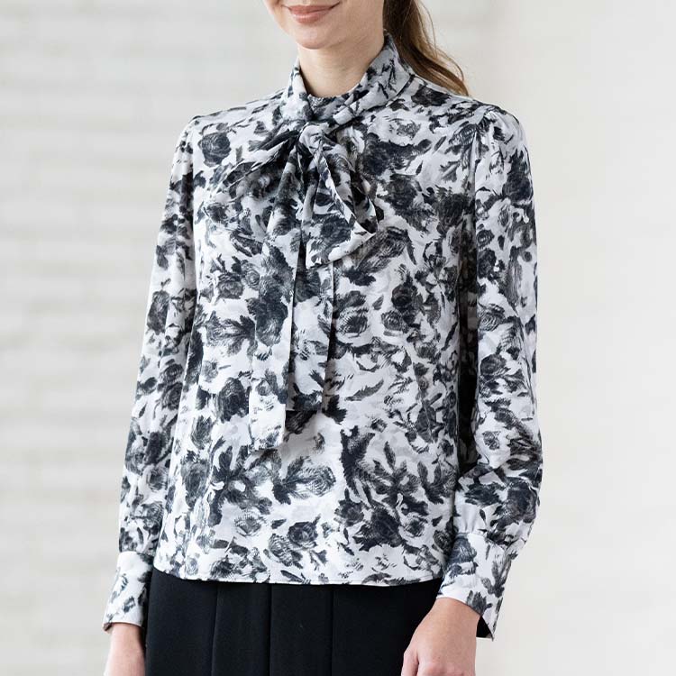 Stand collar keeps your neck warm