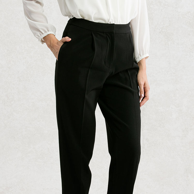 Flattering details