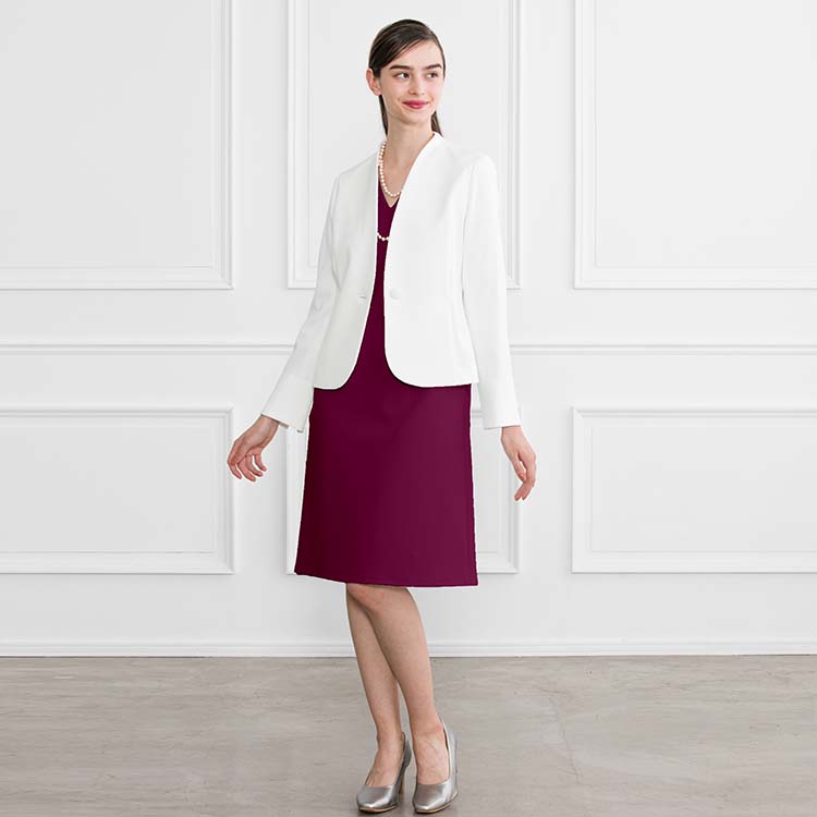 A sophisticated Bordeaux paired with a gorgeous white