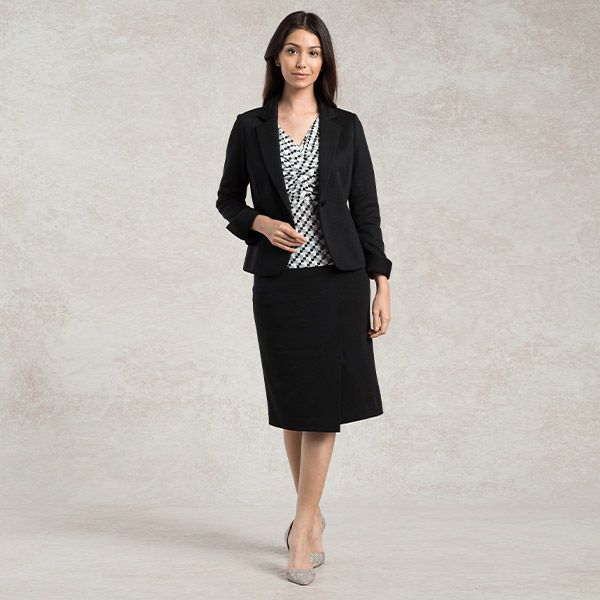 Perfect to wear with a Black Suit