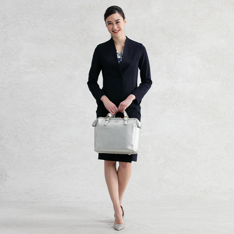 For a chic navy suit ensemble