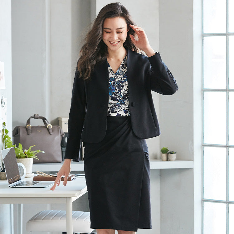 Pair with a docking dress for a suit ensemble