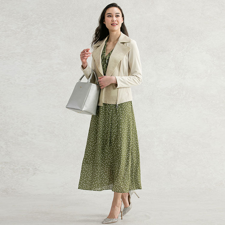 A nuanced jacket for an earthy tone look