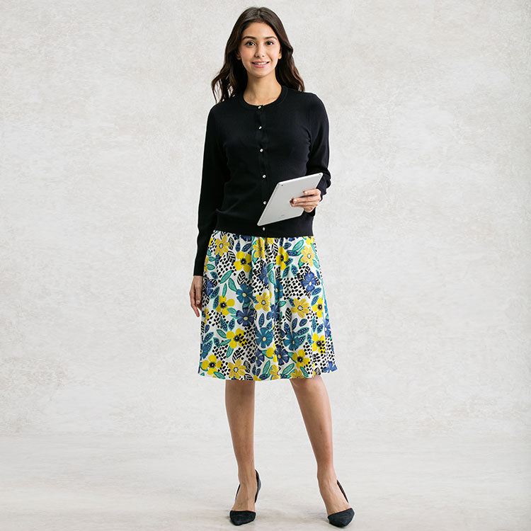 Pair with a complementing colored print