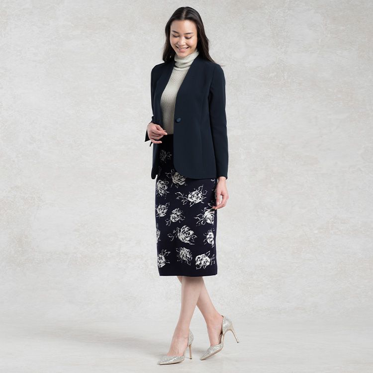 Smooth inner lining for comfort with knit items