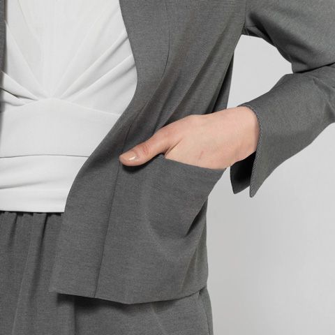 A three-dimensional silhouette for a stylish look