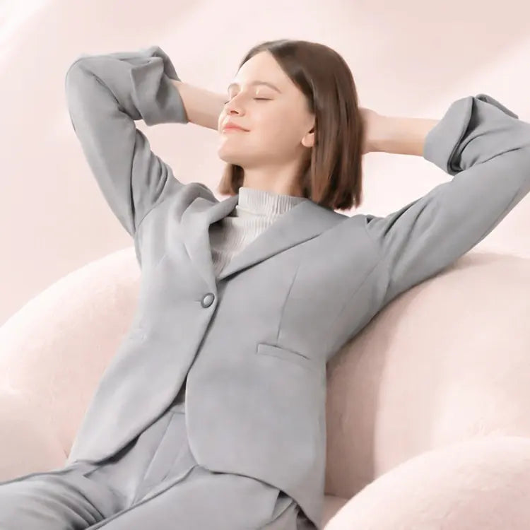 Light as air. A marshmallow-soft feeling that melts away tension the moment you put it on
