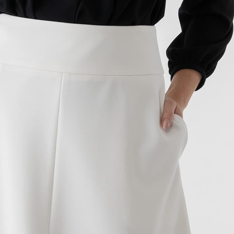 HANDY SIDE POCKETS
