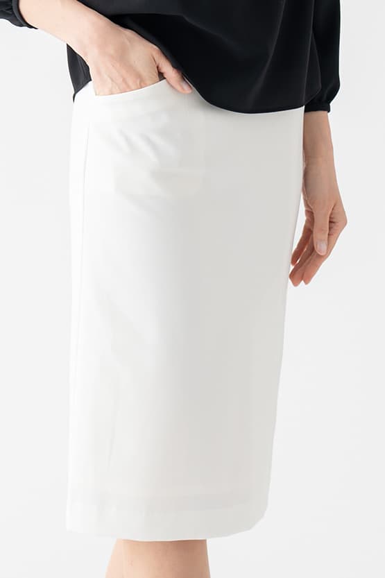 All-Season Material: Smart Stretch Front Vent Skirt