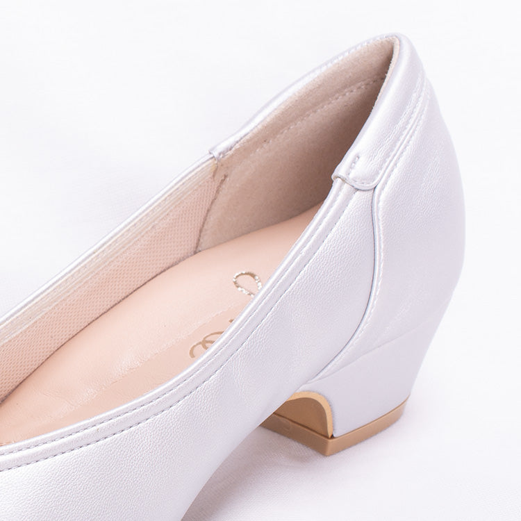 Eliminate the clicking of your heels! <br>Silent heels