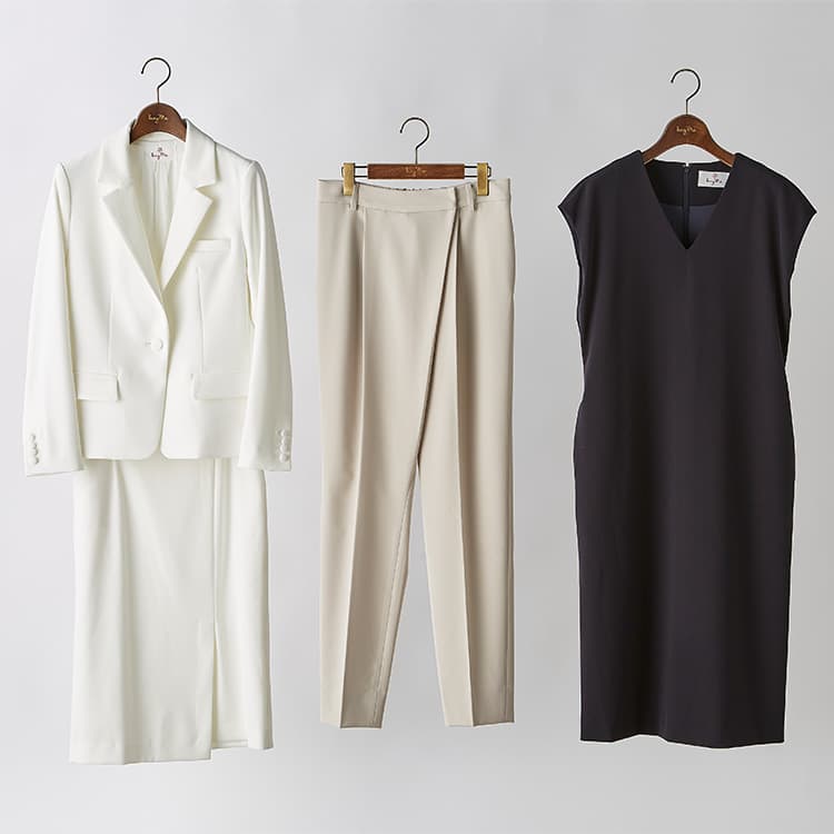 A ruffled top makes a pantsuit look even more glamorous