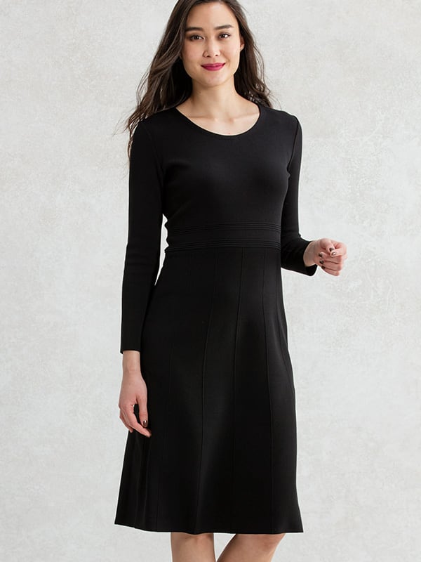 Black Line-Tucked Knit Dress